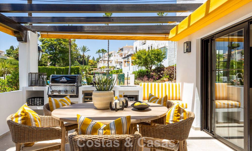 High-quality renovated apartment for sale within walking distance of everything in Nueva Andalucía, Marbella 802762