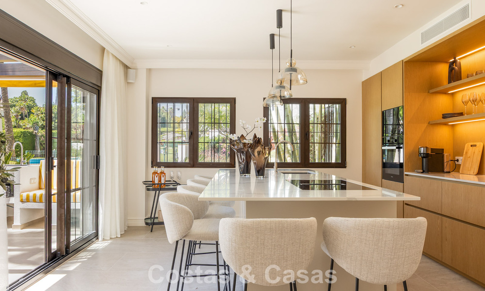 High-quality renovated apartment for sale within walking distance of everything in Nueva Andalucía, Marbella 802765
