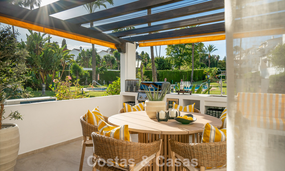 High-quality renovated apartment for sale within walking distance of everything in Nueva Andalucía, Marbella 802773