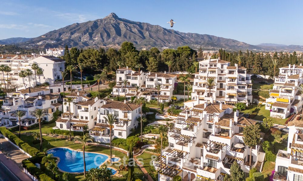 High-quality renovated apartment for sale within walking distance of everything in Nueva Andalucía, Marbella 802777
