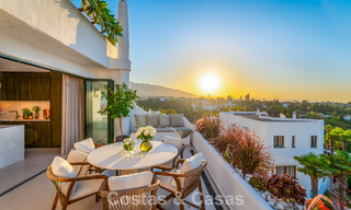 Luxuriously renovated sea-view apartment for sale in a gated community on Marbella’s Golden Mile 802838 