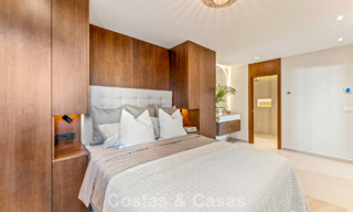 Luxuriously renovated sea-view apartment for sale in a gated community on Marbella’s Golden Mile 802845 