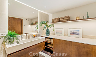 Luxuriously renovated sea-view apartment for sale in a gated community on Marbella’s Golden Mile 802853 