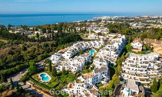 Luxuriously renovated sea-view apartment for sale in a gated community on Marbella’s Golden Mile 802856 