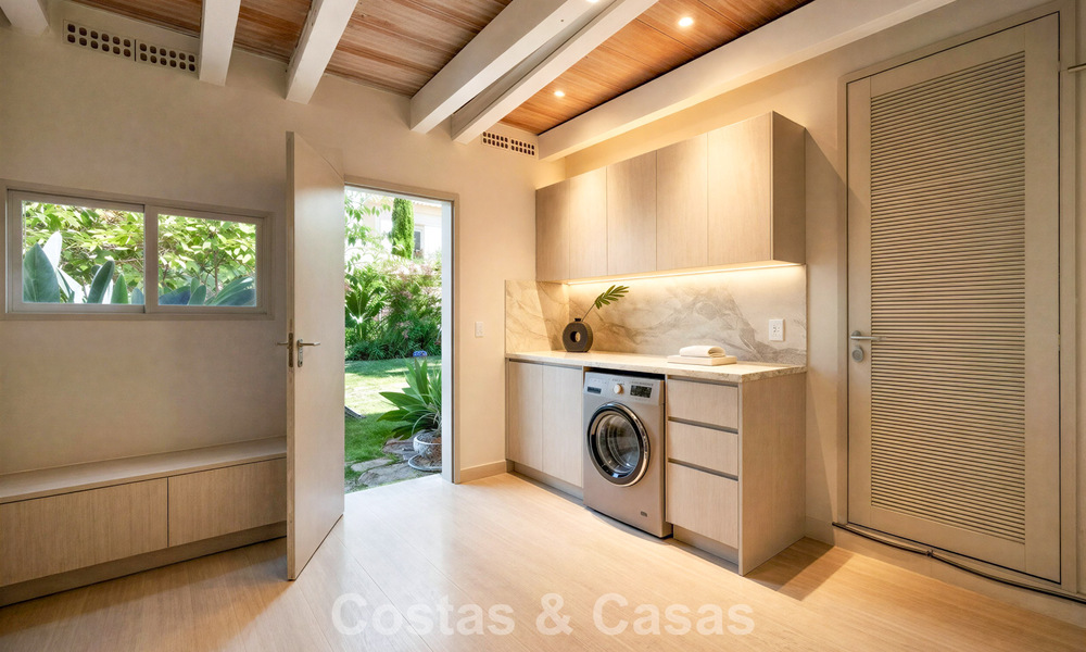 Semi-detached villa with excellent potential for sale, frontline golf in Nueva Andalucía, Marbella 802863