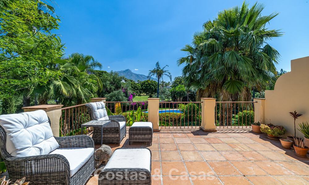 Semi-detached villa with excellent potential for sale, frontline golf in Nueva Andalucía, Marbella 802886