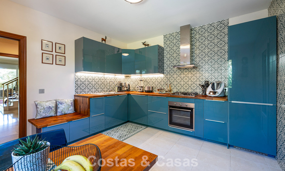 Semi-detached villa with excellent potential for sale, frontline golf in Nueva Andalucía, Marbella 802893