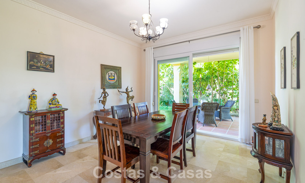 Semi-detached villa with excellent potential for sale, frontline golf in Nueva Andalucía, Marbella 802901
