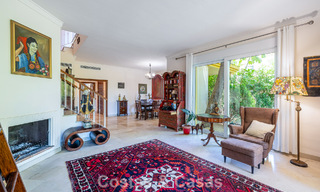Semi-detached villa with excellent potential for sale, frontline golf in Nueva Andalucía, Marbella 802903 