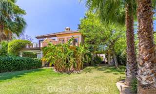 Semi-detached villa with excellent potential for sale, frontline golf in Nueva Andalucía, Marbella 802907 
