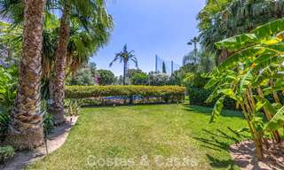 Semi-detached villa with excellent potential for sale, frontline golf in Nueva Andalucía, Marbella 802908 