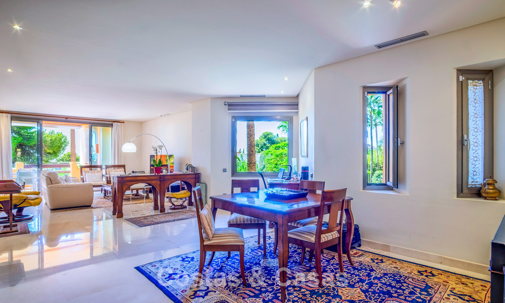 Spacious, luxury apartment for sale with sea view in an exclusive complex on Marbella’s Golden Mile 802958