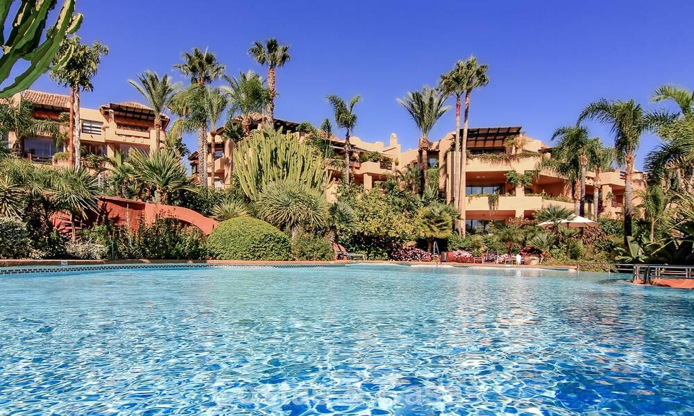 Spacious, luxury apartment for sale with sea view in an exclusive complex on Marbella’s Golden Mile 802976