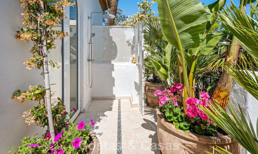 Exclusively renovated luxury apartment for sale in Puente Romano, Marbella 802993
