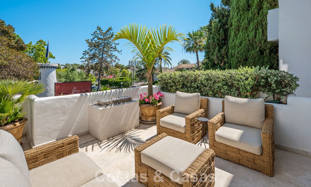 Exclusively renovated luxury apartment for sale in Puente Romano, Marbella 802996