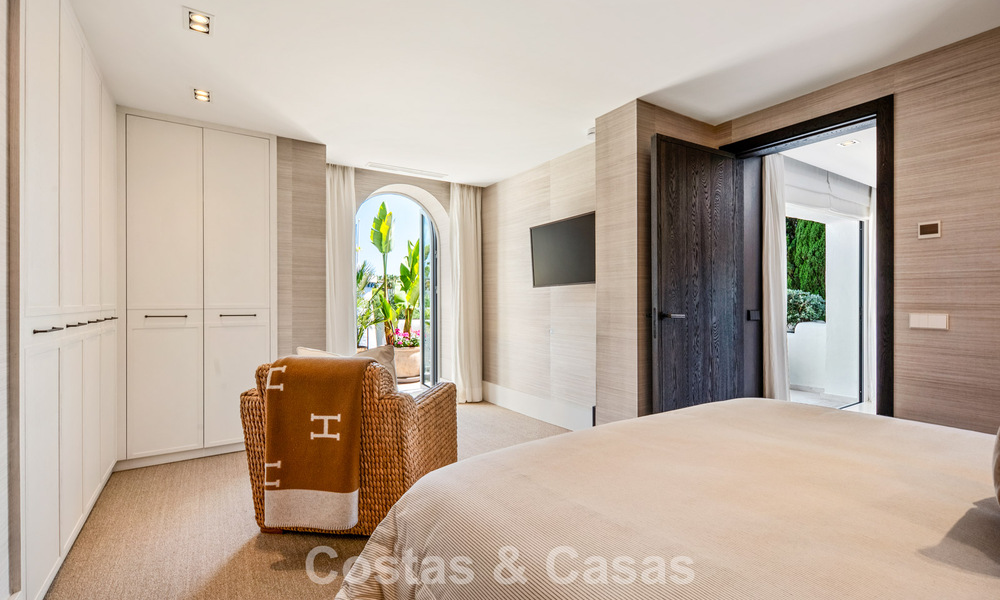 Exclusively renovated luxury apartment for sale in Puente Romano, Marbella 803005