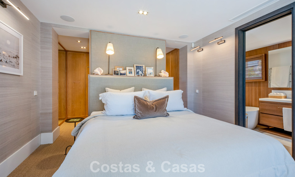 Exclusively renovated luxury apartment for sale in Puente Romano, Marbella 803007