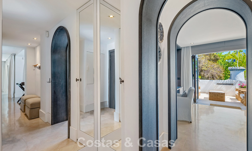 Exclusively renovated luxury apartment for sale in Puente Romano, Marbella 803009
