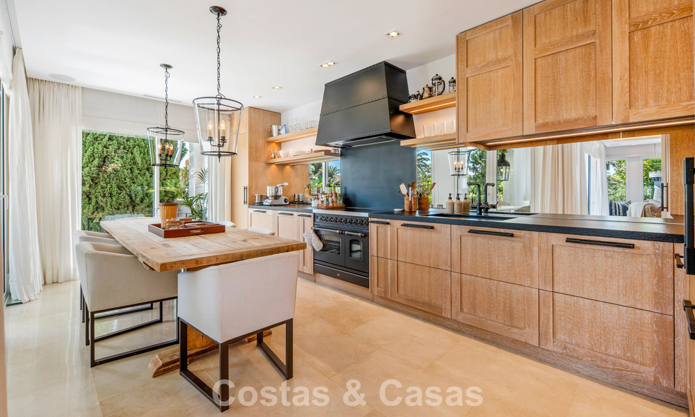 Exclusively renovated luxury apartment for sale in Puente Romano, Marbella 803014