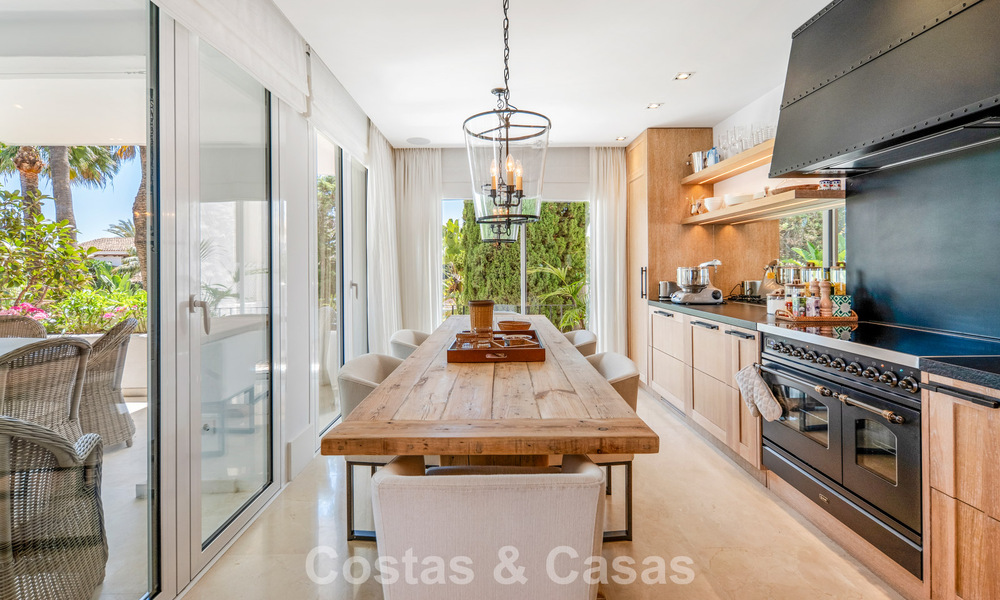 Exclusively renovated luxury apartment for sale in Puente Romano, Marbella 803015