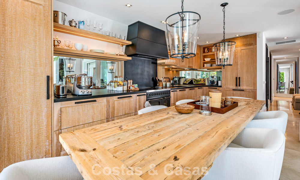 Exclusively renovated luxury apartment for sale in Puente Romano, Marbella 803016