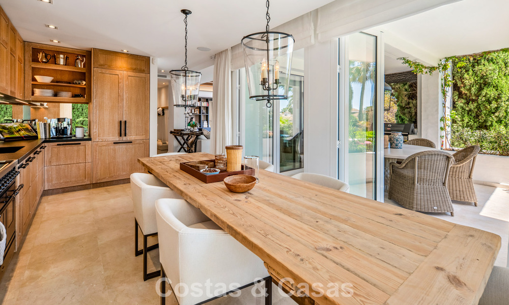 Exclusively renovated luxury apartment for sale in Puente Romano, Marbella 803022