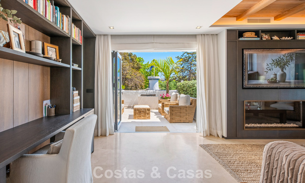 Exclusively renovated luxury apartment for sale in Puente Romano, Marbella 803028