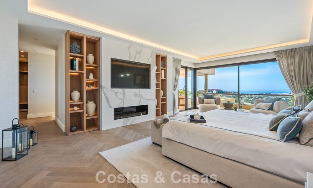 Exclusive, modern duplex penthouse with panoramic sea views for sale in Nueva Andalucía, Marbella 803035
