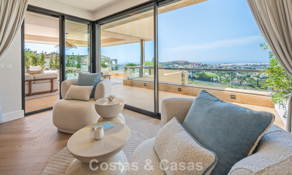 Exclusive, modern duplex penthouse with panoramic sea views for sale in Nueva Andalucía, Marbella 803039