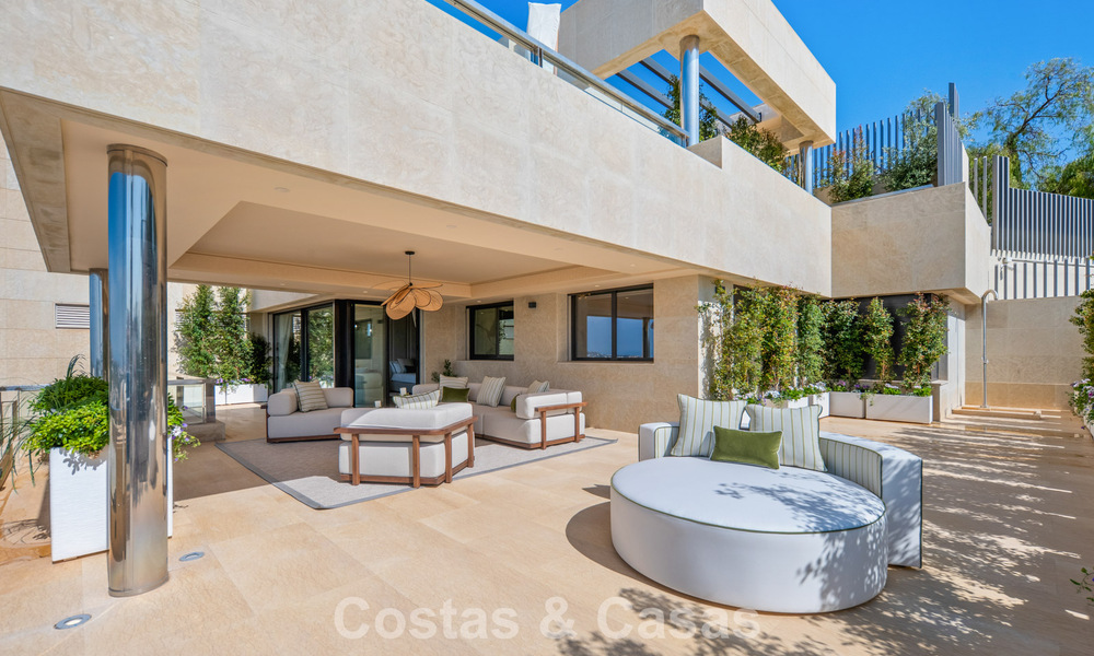 Exclusive, modern duplex penthouse with panoramic sea views for sale in Nueva Andalucía, Marbella 803042