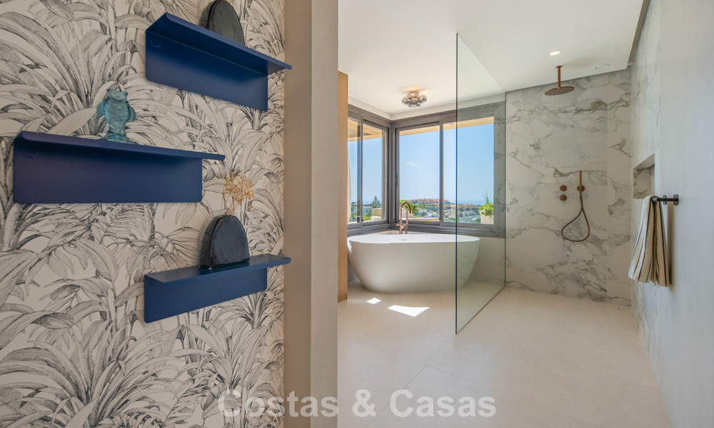 Exclusive, modern duplex penthouse with panoramic sea views for sale in Nueva Andalucía, Marbella 803055