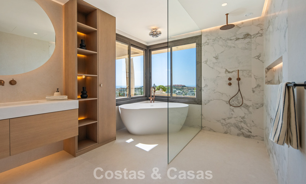 Exclusive, modern duplex penthouse with panoramic sea views for sale in Nueva Andalucía, Marbella 803056