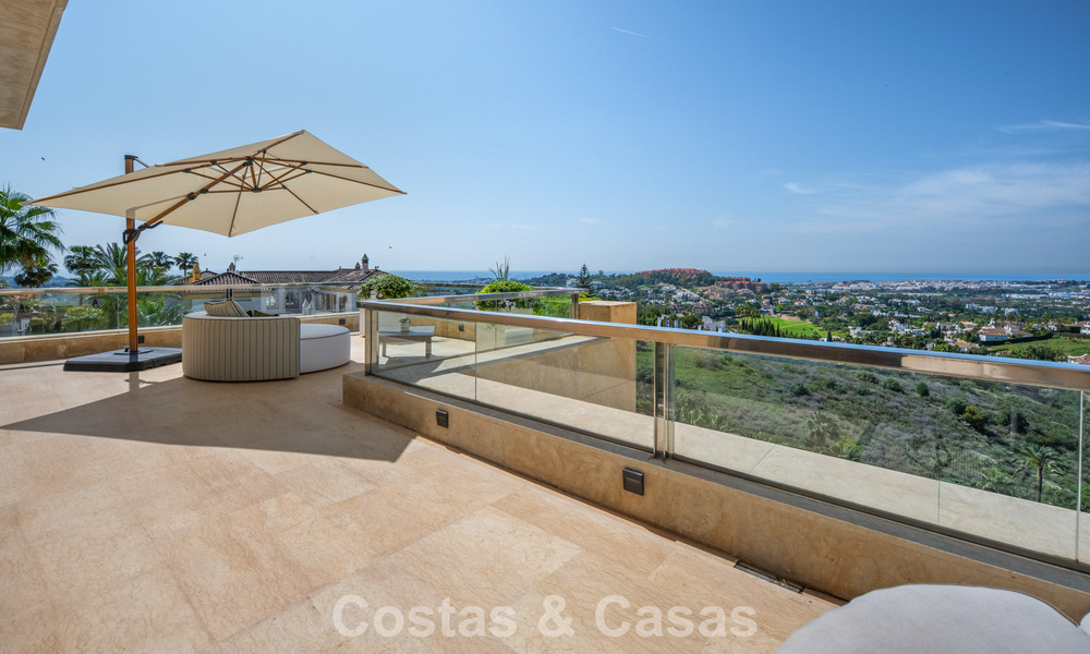 Exclusive, modern duplex penthouse with panoramic sea views for sale in Nueva Andalucía, Marbella 803061