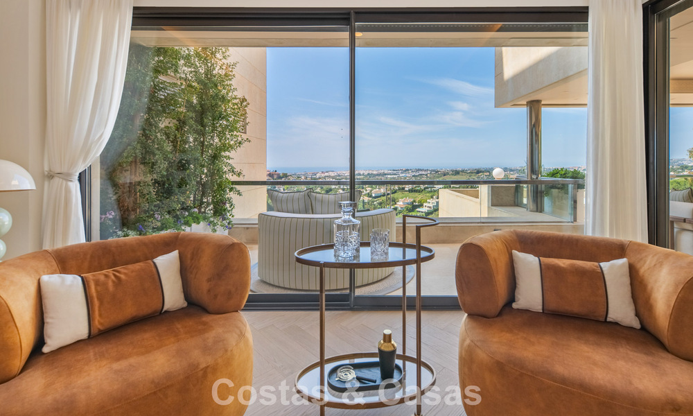 Exclusive, modern duplex penthouse with panoramic sea views for sale in Nueva Andalucía, Marbella 803068