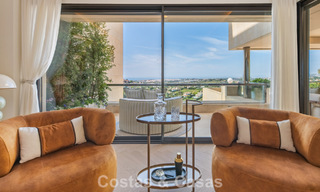 Exclusive, modern duplex penthouse with panoramic sea views for sale in Nueva Andalucía, Marbella 803068 