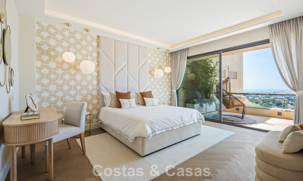 Exclusive, modern duplex penthouse with panoramic sea views for sale in Nueva Andalucía, Marbella 803099