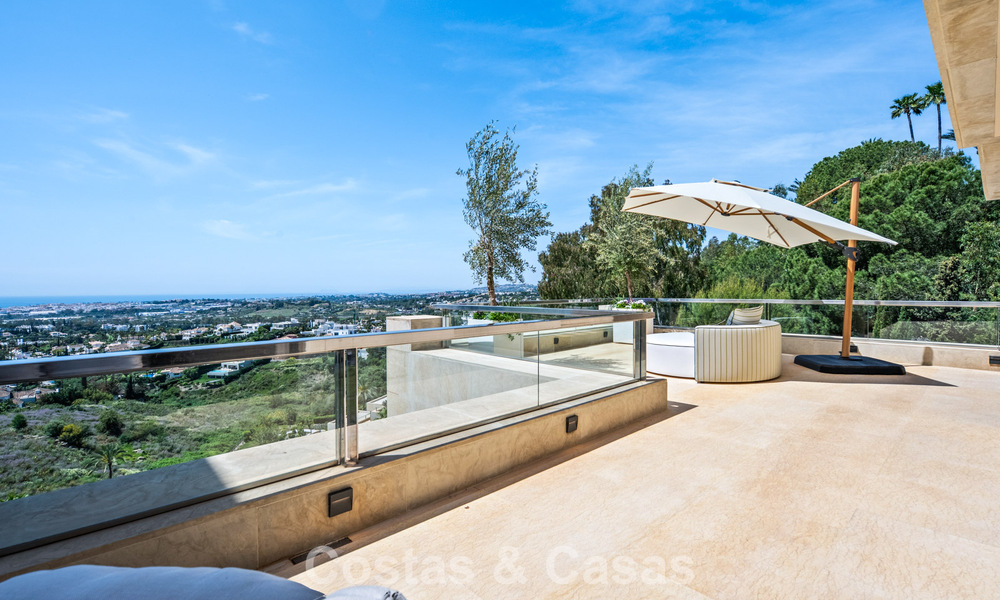 Exclusive, modern duplex penthouse with panoramic sea views for sale in Nueva Andalucía, Marbella 803101