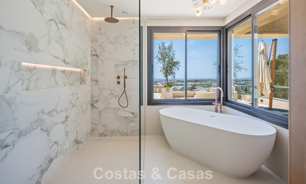 Exclusive, modern duplex penthouse with panoramic sea views for sale in Nueva Andalucía, Marbella 803106