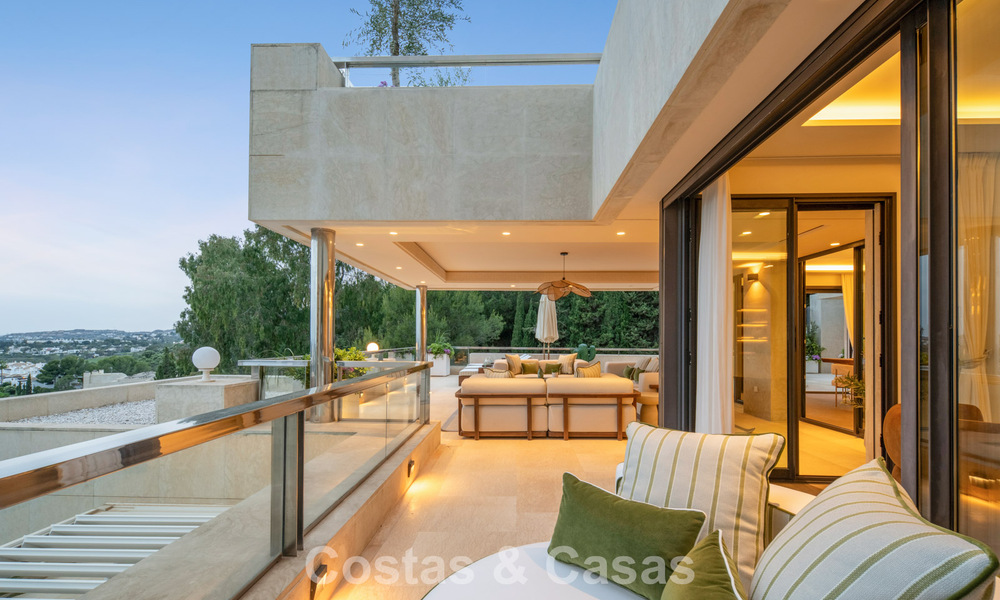 Exclusive, modern duplex penthouse with panoramic sea views for sale in Nueva Andalucía, Marbella 803122