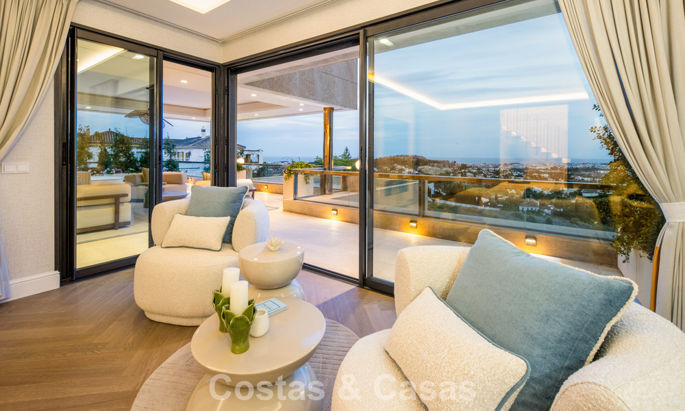Exclusive, modern duplex penthouse with panoramic sea views for sale in Nueva Andalucía, Marbella 803128