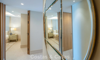 Luxury frontline marina apartment for sale with direct marina views in Puerto Banús, Marbella 803159 