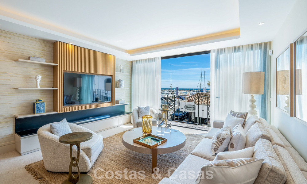Luxury frontline marina apartment for sale with direct marina views in Puerto Banús, Marbella 803162