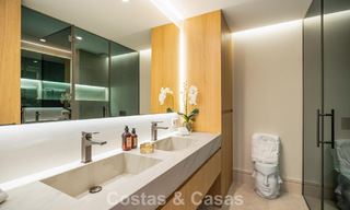 Luxury frontline marina apartment for sale with direct marina views in Puerto Banús, Marbella 803183 