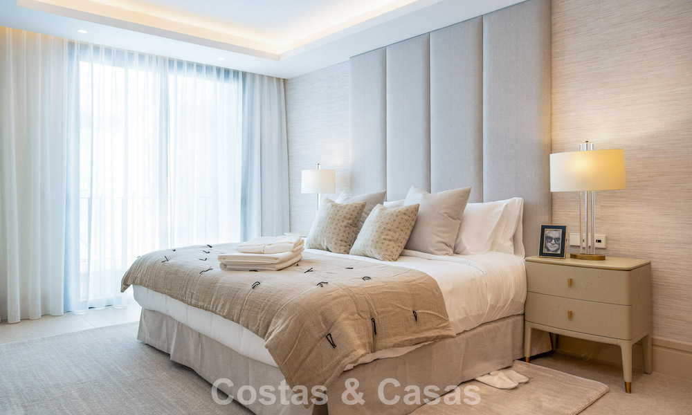 Luxury frontline marina apartment for sale with direct marina views in Puerto Banús, Marbella 803188