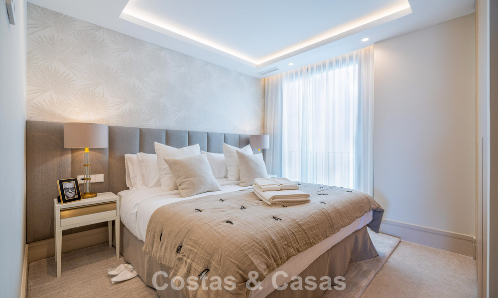 Luxury frontline marina apartment for sale with direct marina views in Puerto Banús, Marbella 803193