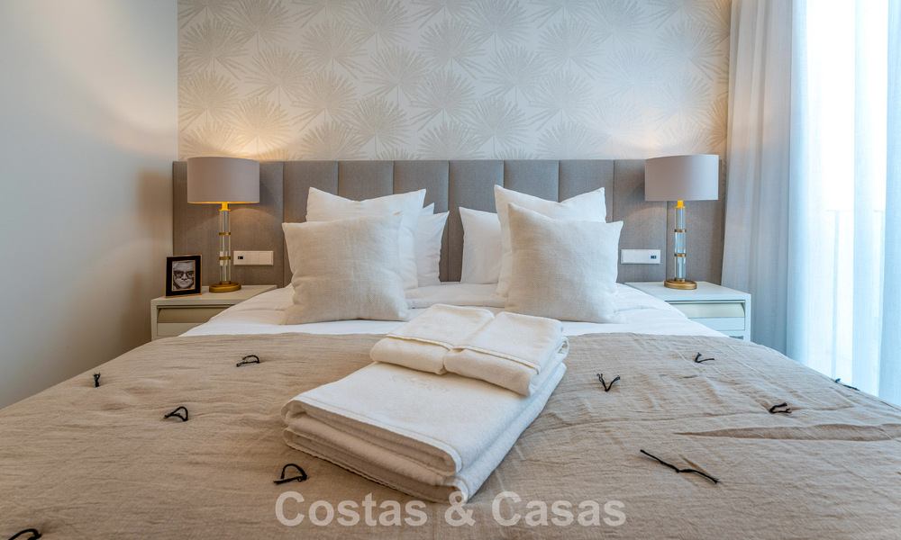 Luxury frontline marina apartment for sale with direct marina views in Puerto Banús, Marbella 803195
