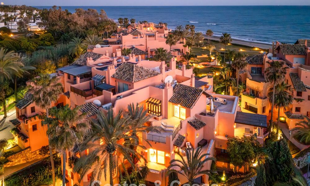 First-class duplex penthouse for sale in a beachfront development in Los Monteros, East Marbella 803200