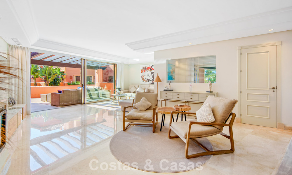 First-class duplex penthouse for sale in a beachfront development in Los Monteros, East Marbella 803203