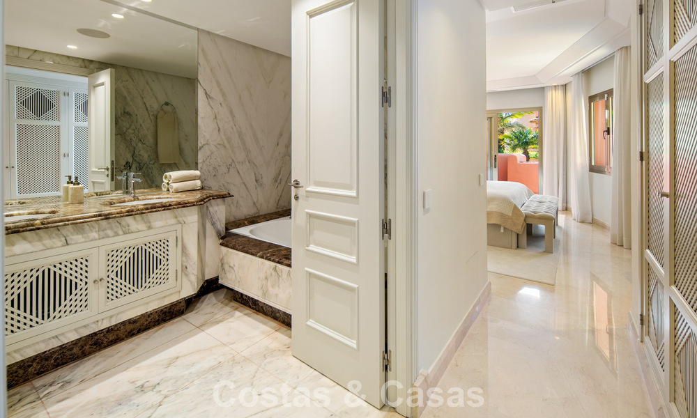 First-class duplex penthouse for sale in a beachfront development in Los Monteros, East Marbella 803212