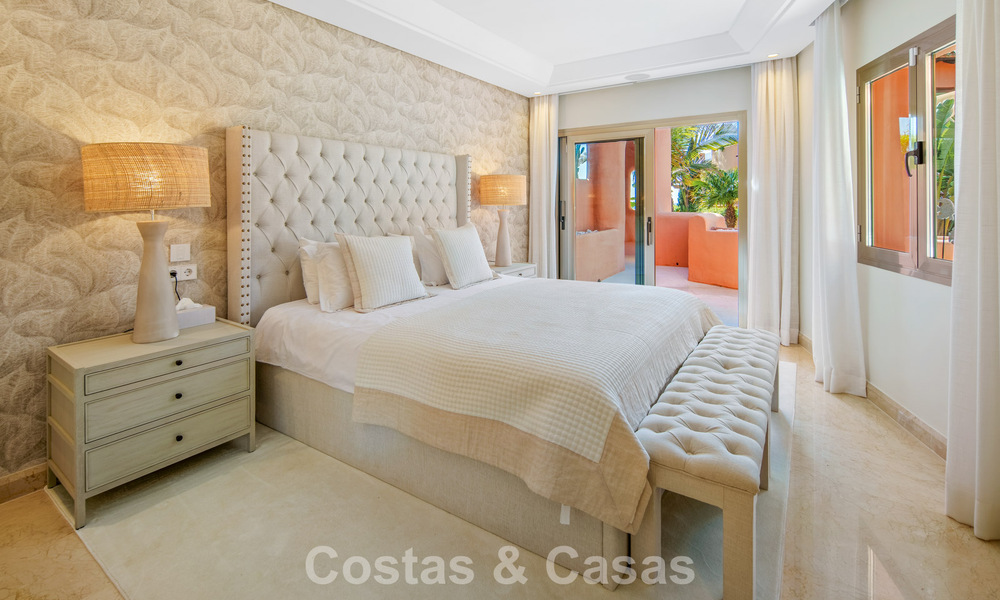 First-class duplex penthouse for sale in a beachfront development in Los Monteros, East Marbella 803213